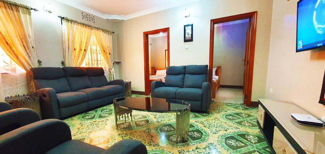 Goodhope 3-Bedroom Vacation Rental アルーシャ エクステリア 写真